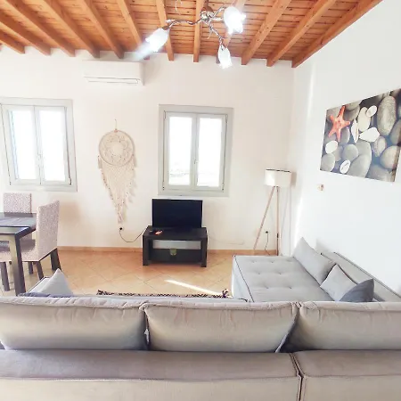 Avalon Cosy Emerald, Ivory With Shared Swimming Pool Apartment *