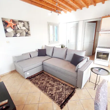 Avalon Cosy Emerald, Ivory With Shared Swimming Pool Apartment